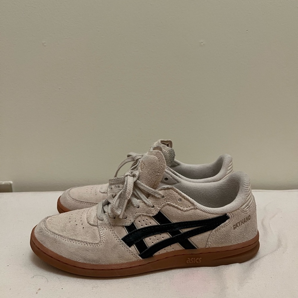 Asics Men's Cream and Black Sneakers